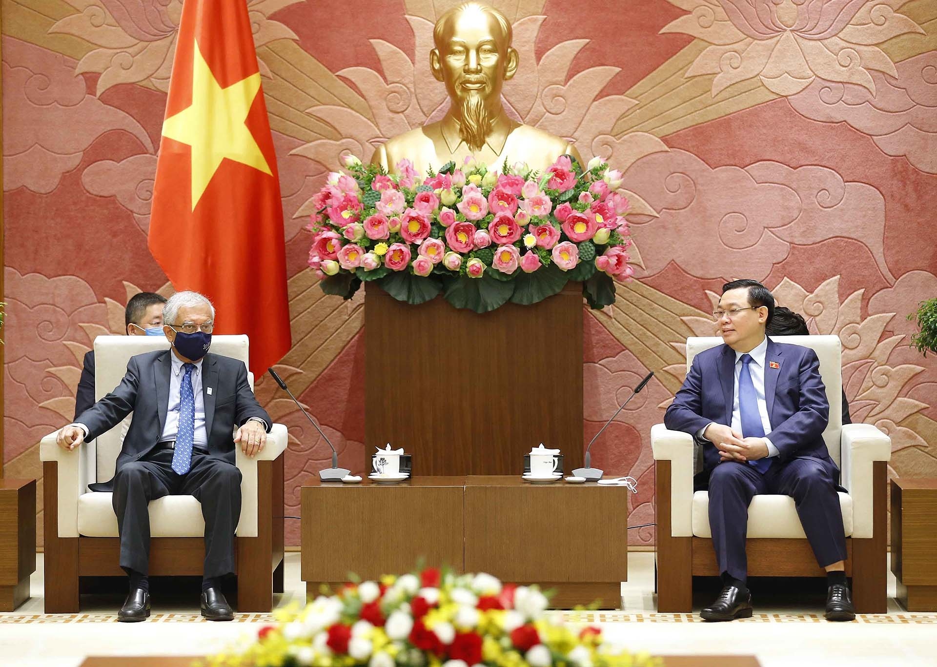 Chủ tịch Quốc hội Vương Đình Huệ tiếp ông Kamal Malhotra, Điều phối viên thường trú của Liên hợp quốc tại Việt Nam. (Nguồn: TTXVN)