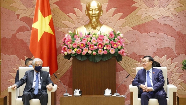 Top legislator Vuong Dinh Hue hosts outgoing UN Resident Coordinator Kamal Malhotra