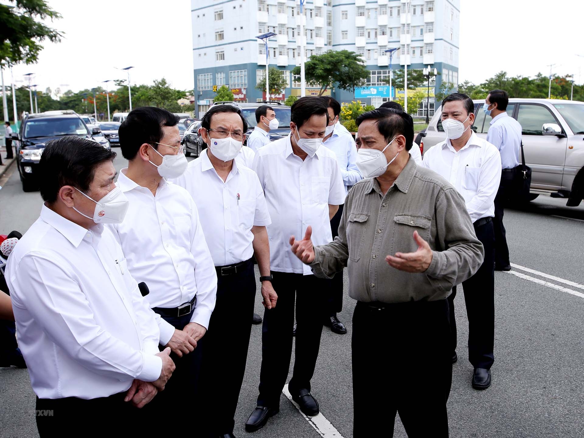 Thủ tướng Phạm Minh Chính kiểm tra công tác phòng, chống dịch COVID-19 tại Thành phố Hồ Chí Minh. (Nguồn: TTXVN)