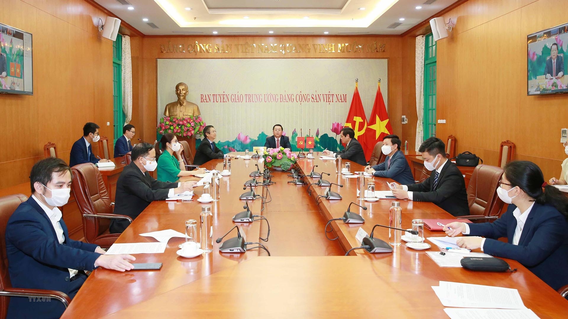 Vietnamese, Chinese Parties seek stronger cooperation in popularisation work