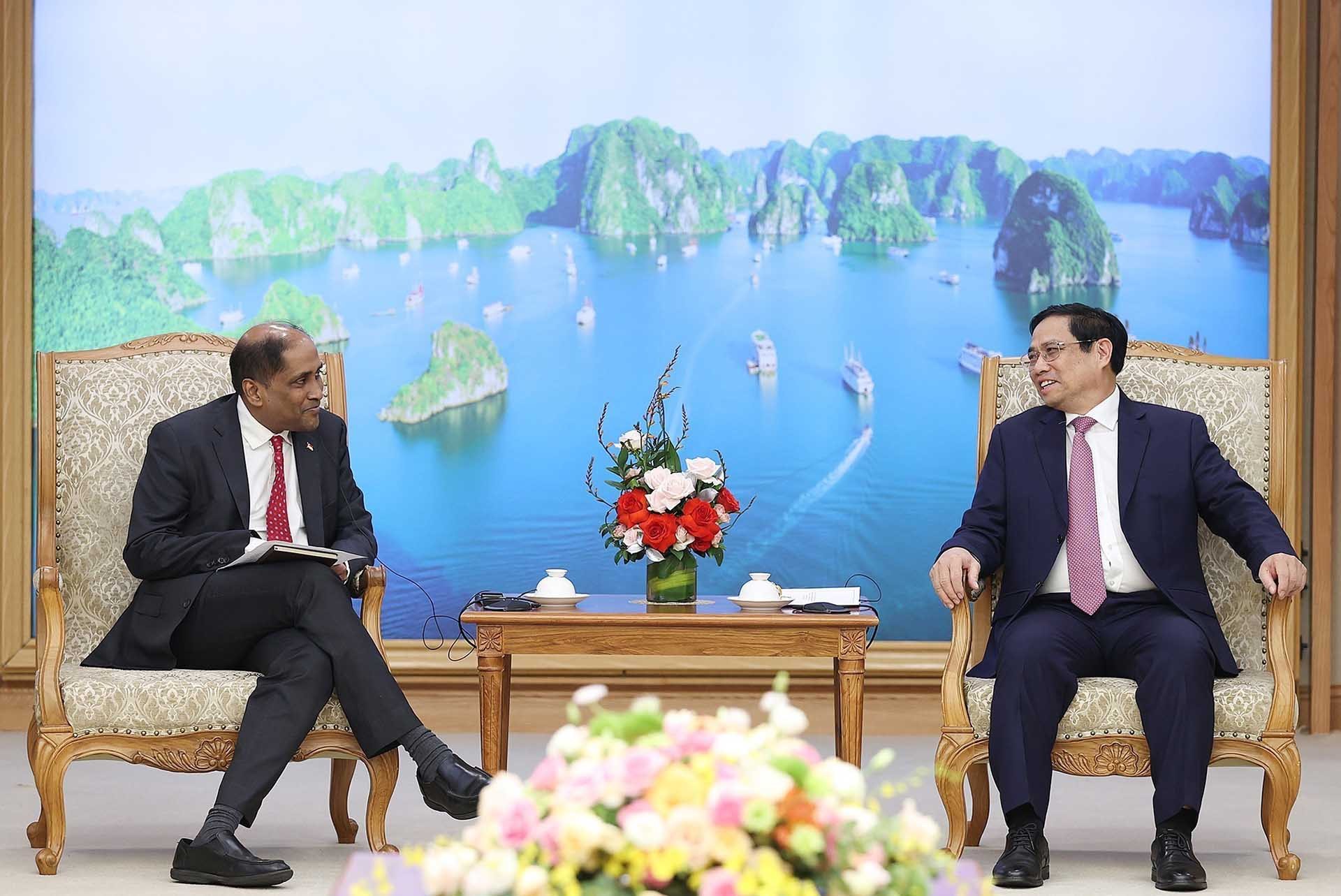 Thủ tướng Phạm Minh Chính tiếp Đại sứ Singapore tại Việt Nam Jaya Ratnam. (Nguồn: TTXVN)