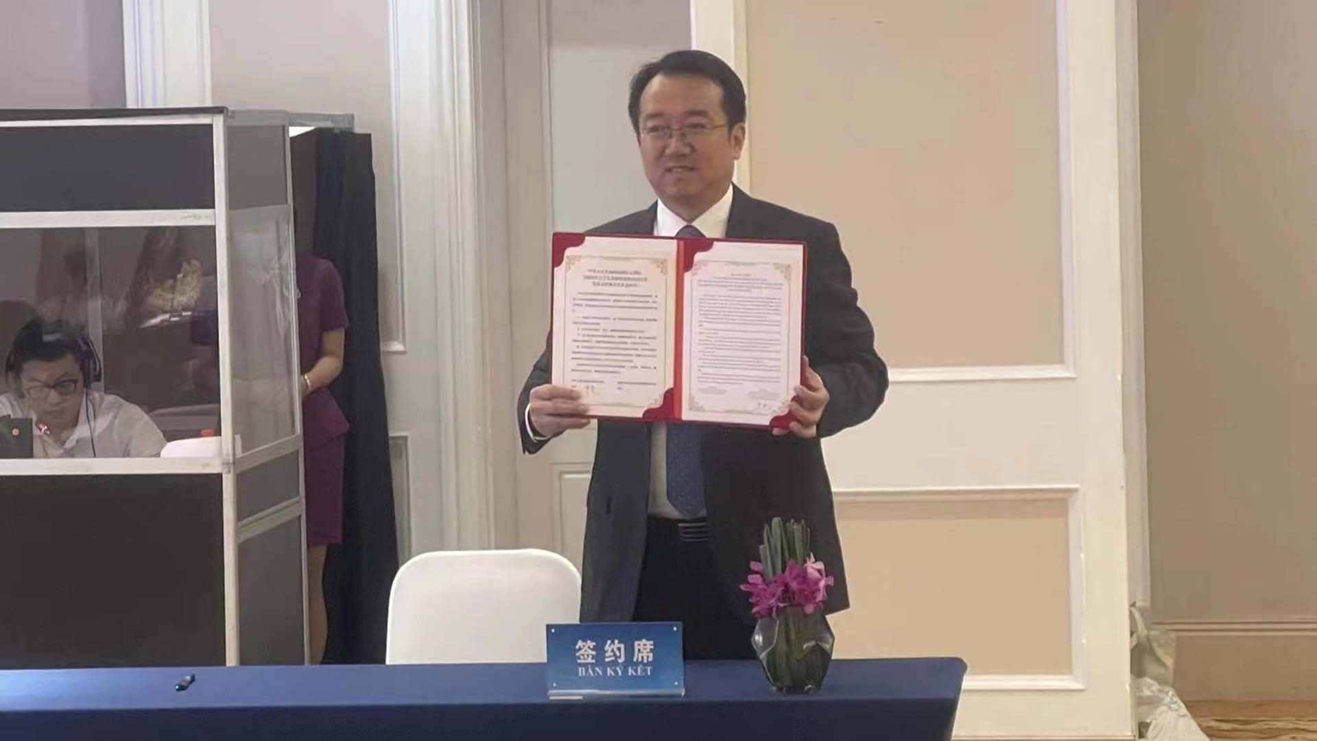 Thị xã Sapa của tỉnh Lào Cai và quận Ngũ Hoa của thành phố Côn Minh ký Ý hướng thư chính thức thiết lập quan hệ hữu nghị.
