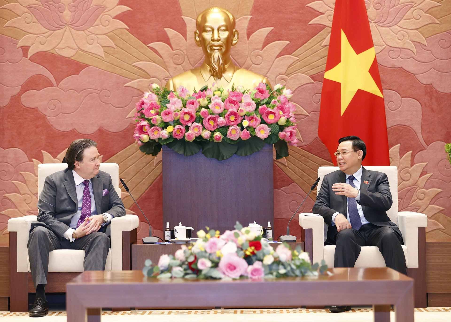 Chủ tịch Quốc hội Vương Đình Huệ tiếp Đại sứ Hoa Kỳ tại Việt Nam Marc E. Knapper. (Nguồn: TTXVN)