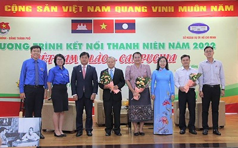 Đại biểu ba nước Việt Nam - Lào - Campuchia tham dự chương trình