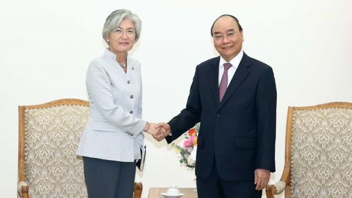 Thủ tướng Nguyễn Xuân Phúc tiếp Bộ trưởng Ngoại giao Hàn Quốc Kang Kyung Wha