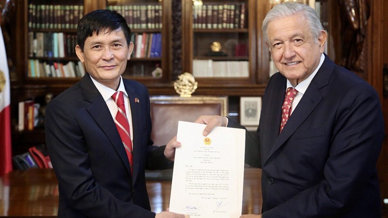 Đại sứ Nguyễn Hoành Năm trình Thư ủy nhiệm lên Tổng thống Mexico
