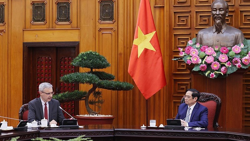 Thủ tướng Phạm Minh Chính tiếp Đại sứ Pháp tại Việt Nam Nicolas Warnery
