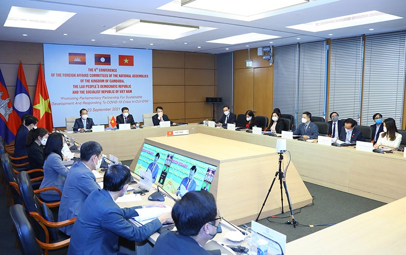 Đoàn đại biểu Ủy ban Đối ngoại của Quốc hội Việt Nam do đồng chí Vũ Hải Hà, Chủ nhiệm Ủy ban làm Trưởng đoàn dự tại điểm cầu Hà Nội. (Nguồn: TTXVN)
