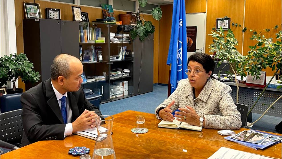 Đại sứ Nguyễn Trung Kiên làm việc với TS. Najat Mokhtar, Phó Tổng Giám đốc IAEA.