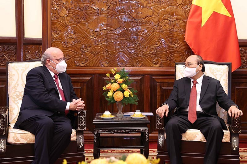 Chủ tịch nước Nguyễn Xuân Phúc tiếp Đại sứ Áo Hans-Peter Glanzer.