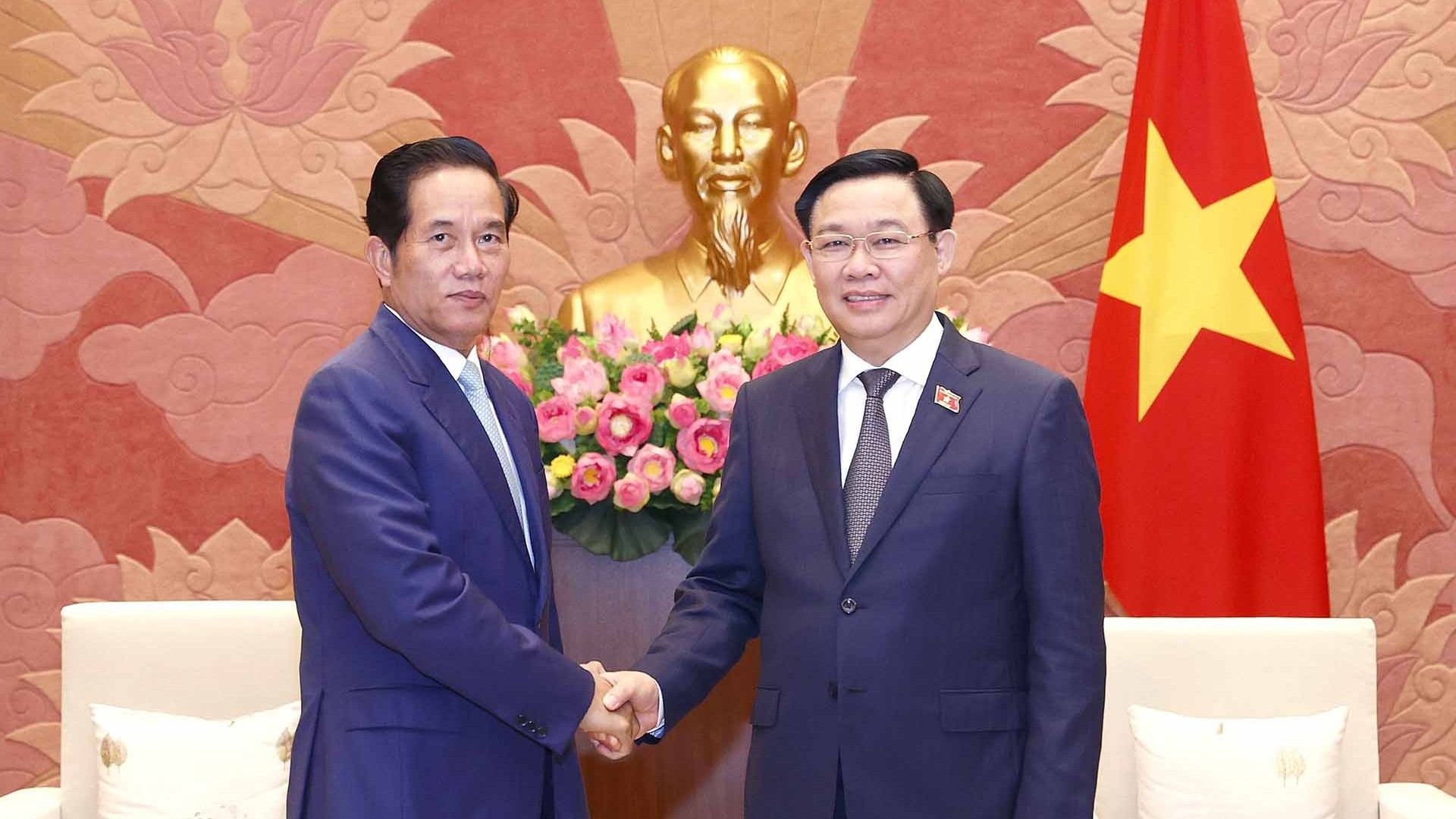 Chủ tịch Quốc hội Vương Đình Huệ tiếp Đô trưởng thủ đô Phnom Penh