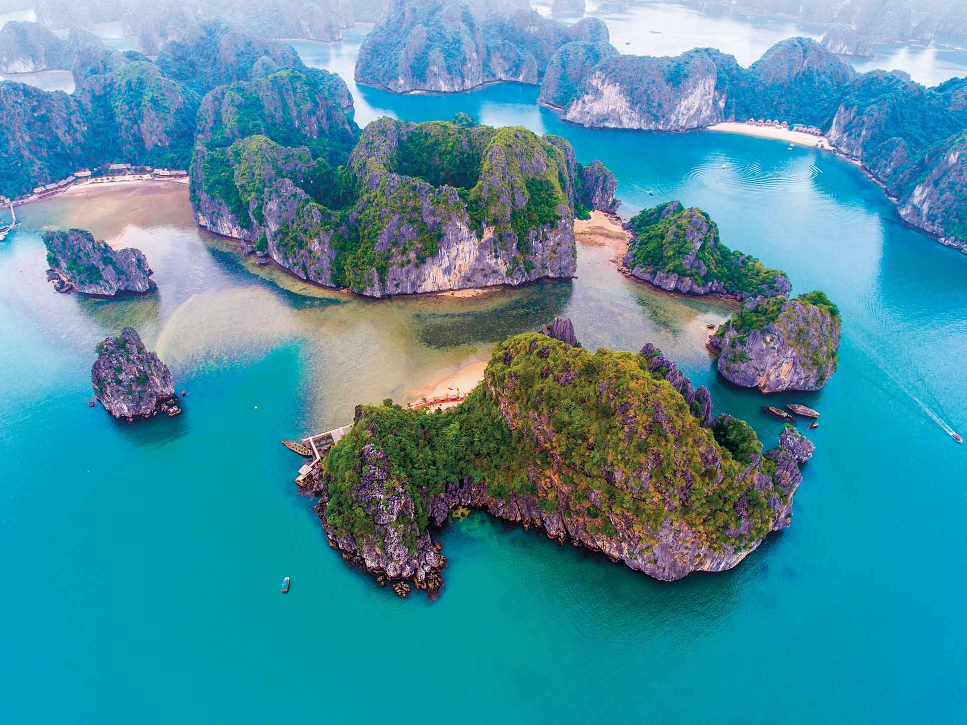 Biển đem lại tiềm năng phát triển kinh tế lớn cho các quốc gia ven biển. Ảnh Vịnh Hạ Long.  (Nguồn: Shutterstock)