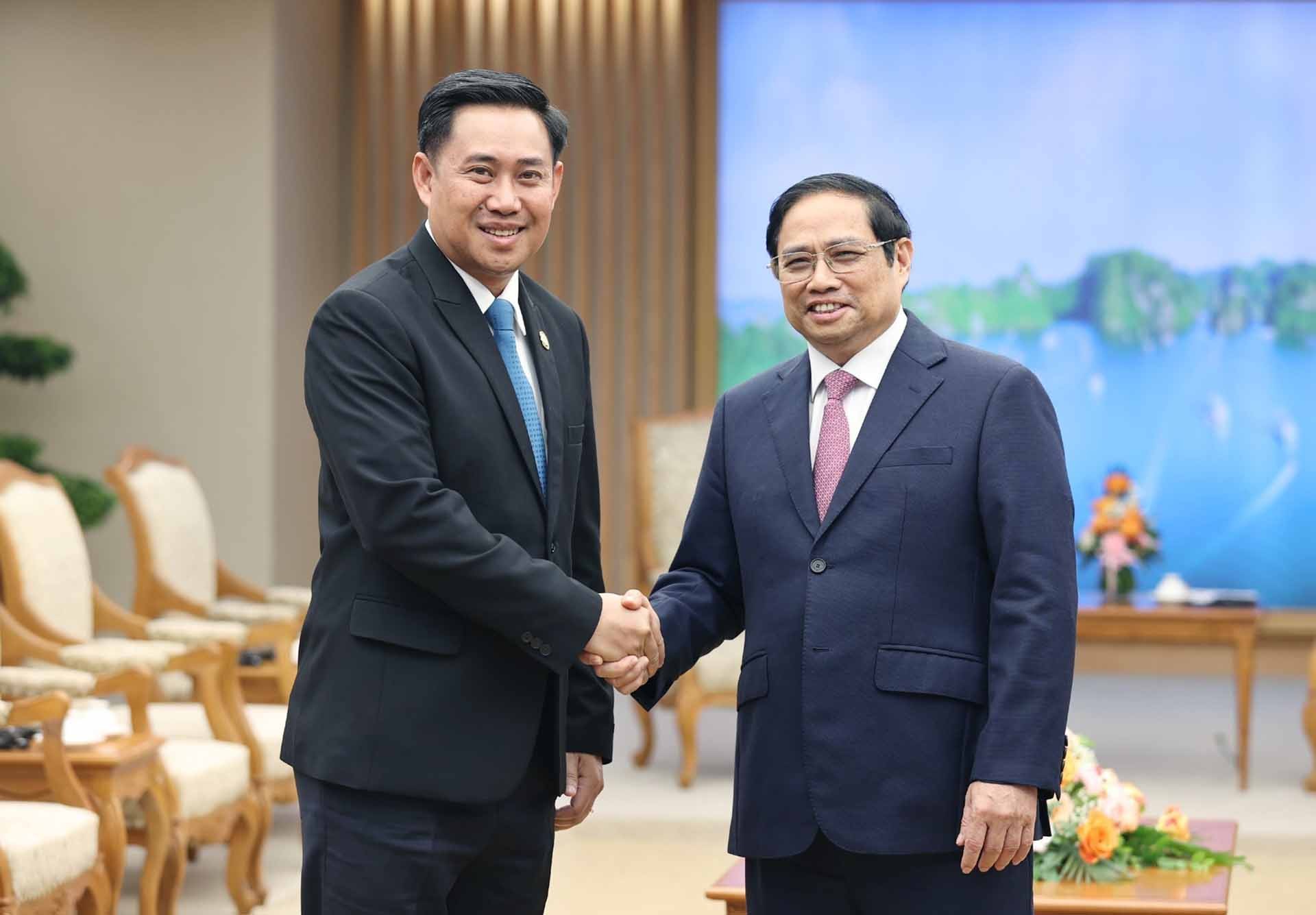 Thủ tướng Phạm Minh Chính tiếp Bộ trưởng, Chủ nhiệm Văn phòng Phủ Thủ tướng Lào Alounxai Sounnalath. (Nguồn: TTXVN)