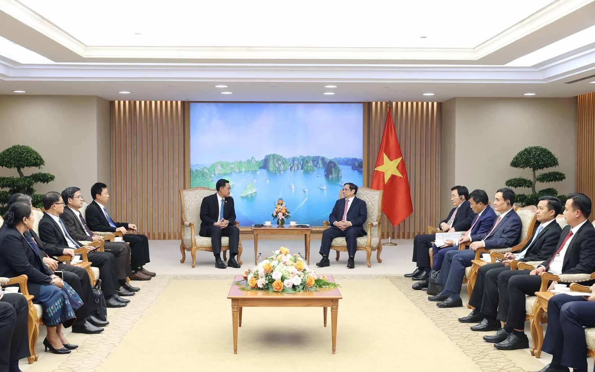 Thủ tướng Phạm Minh Chính tiếp Bộ trưởng, Chủ nhiệm Văn phòng Phủ Thủ tướng Lào Alounxai Sounnalath. (Nguồn: TTXVN)