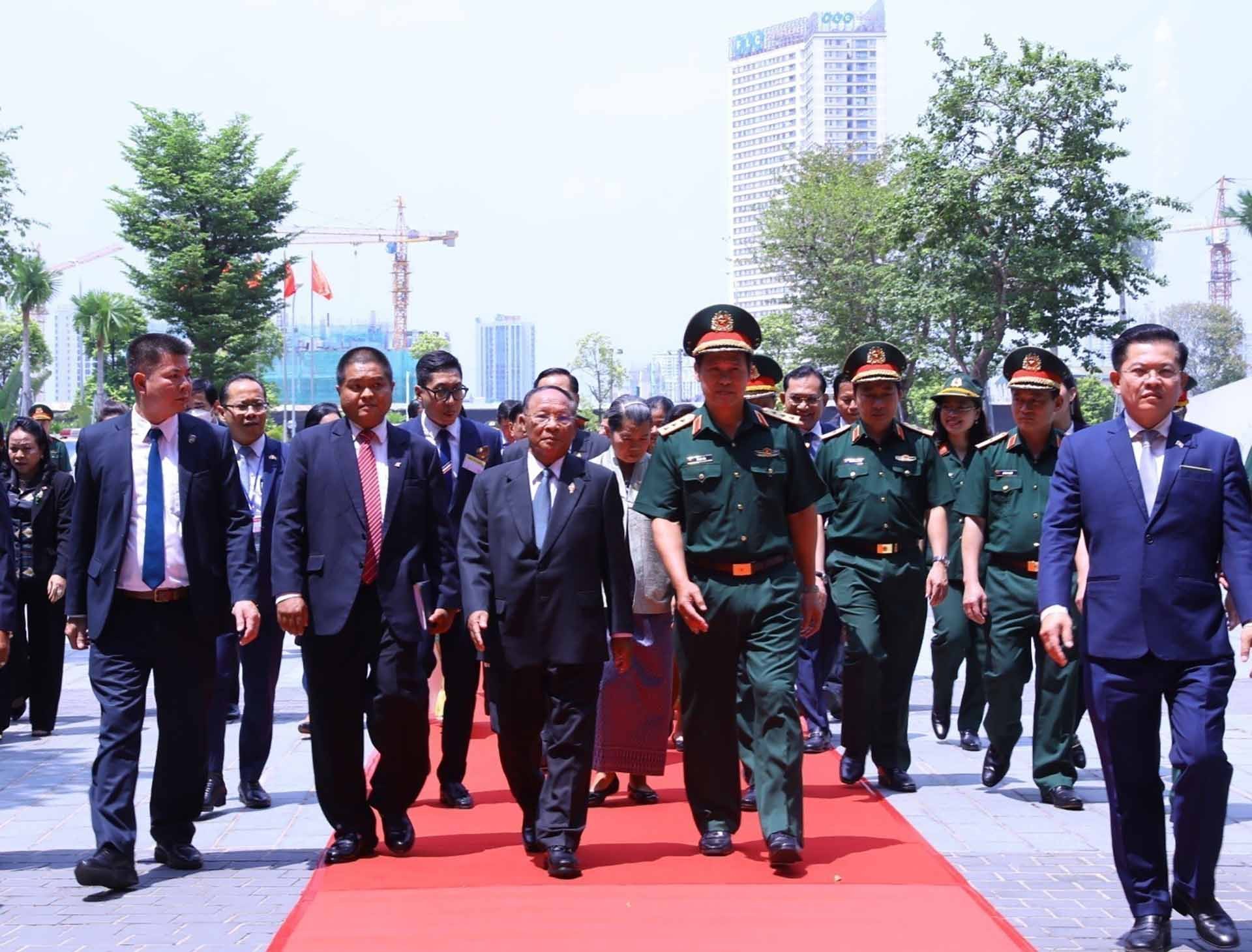 Chủ tịch Quốc hội Campuchia Samdech Heng Samrin đến thăm và làm việc với Tập đoàn Viettel. (Nguồn: TTXVN)