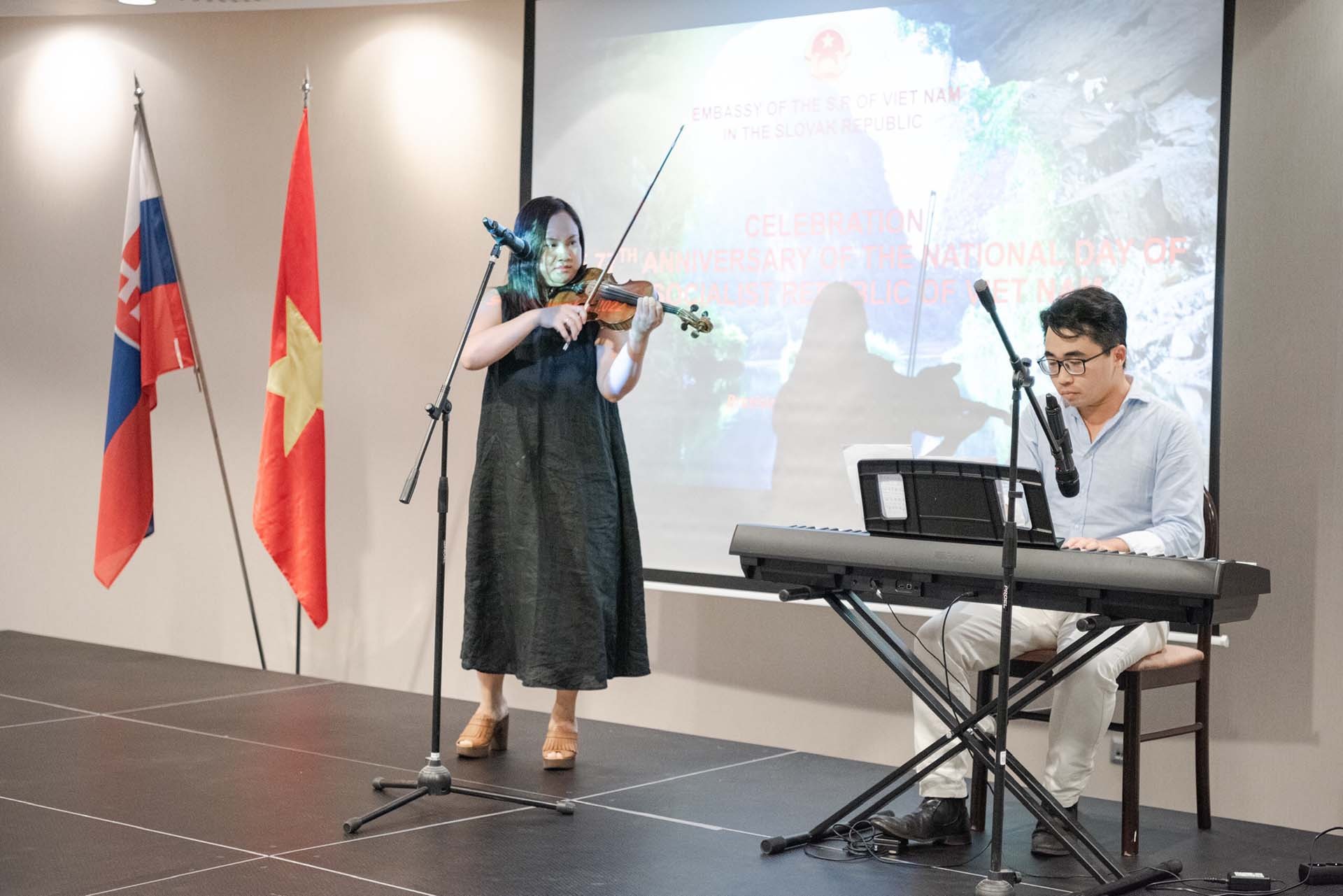Long trọng tổ chức kỷ niệm 77 năm Quốc khánh Việt Nam tại Slovakia