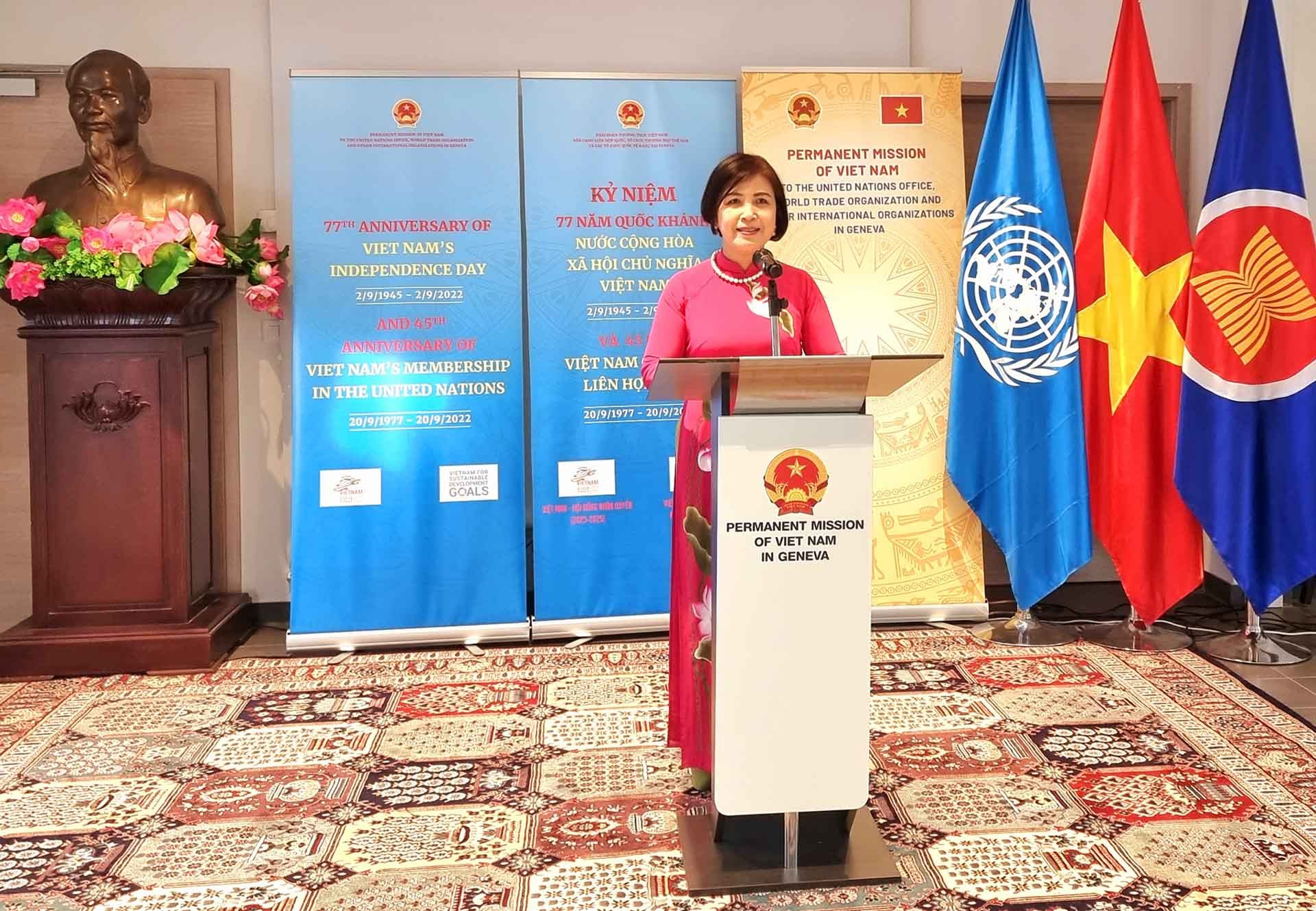 Đại sứ, T.S. Lê Thị Tuyết Mai, Trưởng Phái đoàn đại diện Việt Nam tại LHQ, WTO và các tổ chức quốc tế khác tại Geneva phát biểu tại Lễ kỷ niệm, 14/9/2022 (Ảnh: Phái đoàn Việt Nam tại Geneva)
