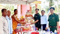Bộ đội Biên phòng tỉnh An Giang chúc mừng Lễ Sen Dolta tại 5 chùa Khmer