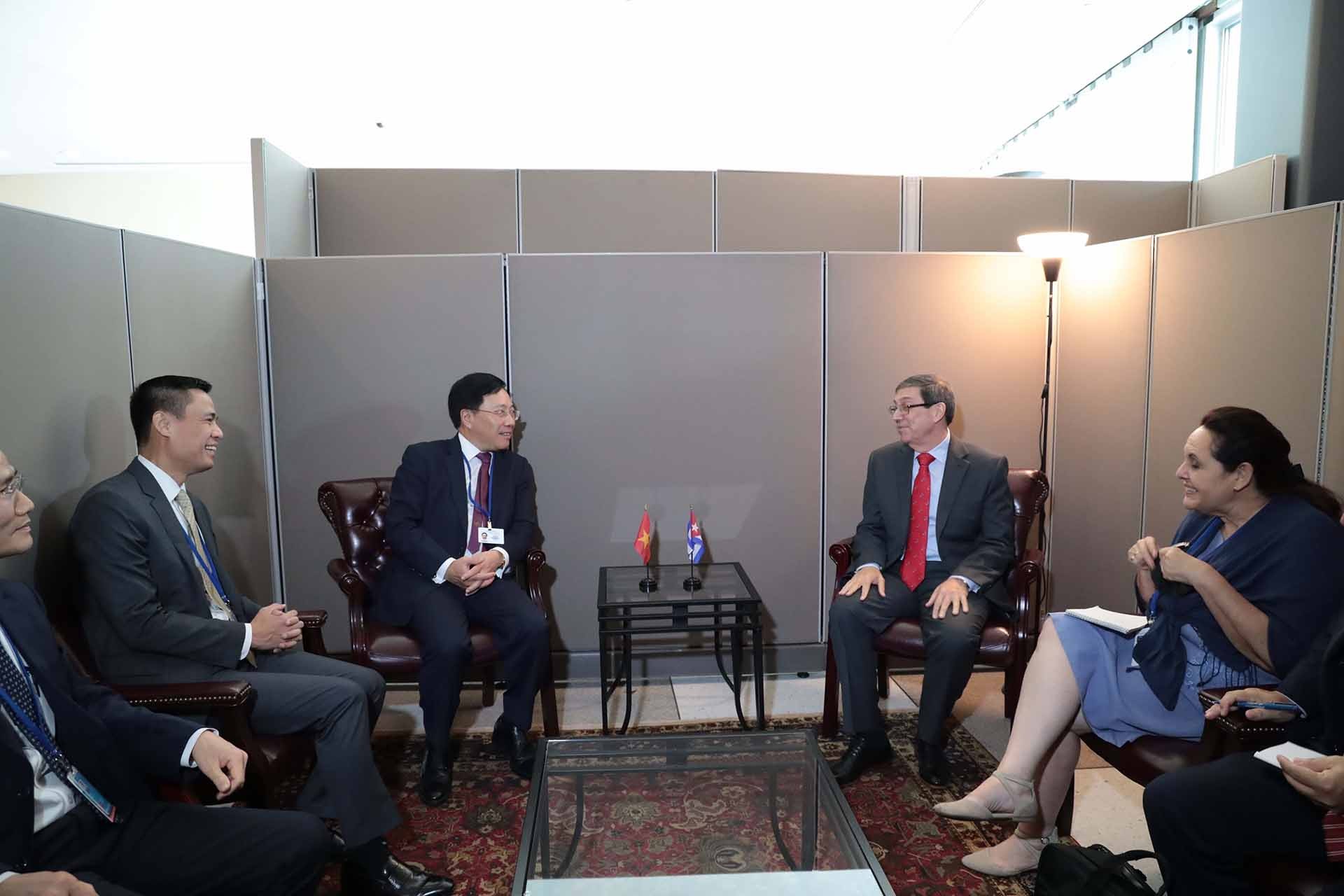Phó Thủ tướng Thường trực Phạm Bình Minh gặp Bộ trưởng Ngoại giao Cuba Bruno Rodríguez. (Nguồn: TTXVN)