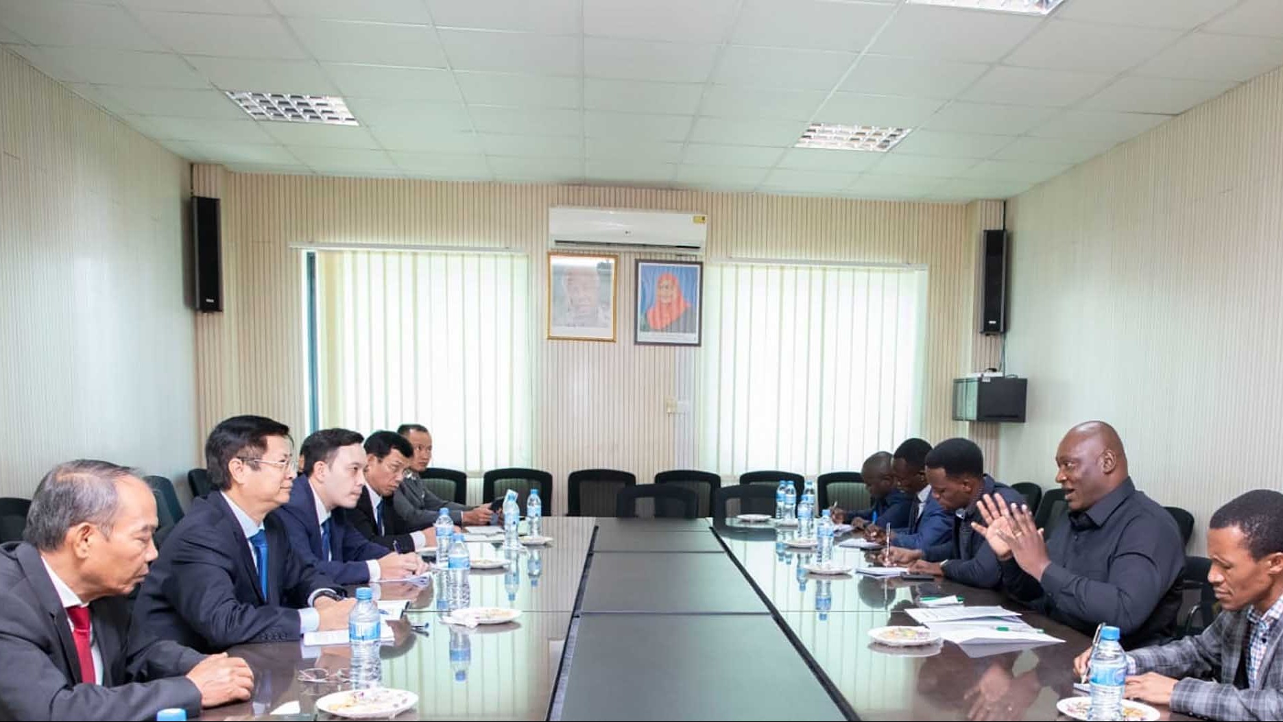 Đoàn đại biểu Ban Đối ngoại Trung ương thăm làm việc tại Tanzania