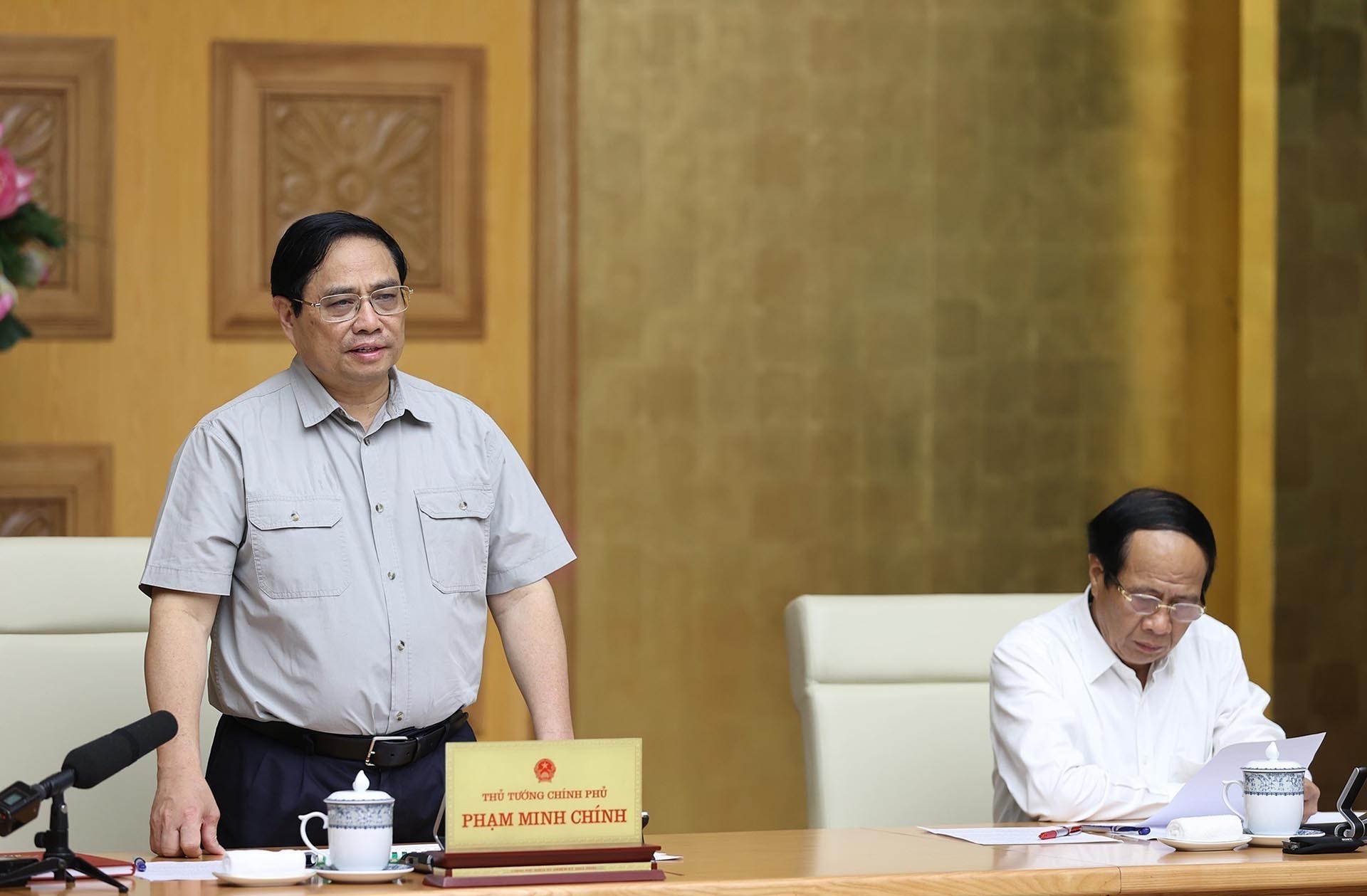 Thủ tướng Phạm Minh Chính chủ trì họp ứng phó cơn bão số 4. (Nguồn: TTXVN)