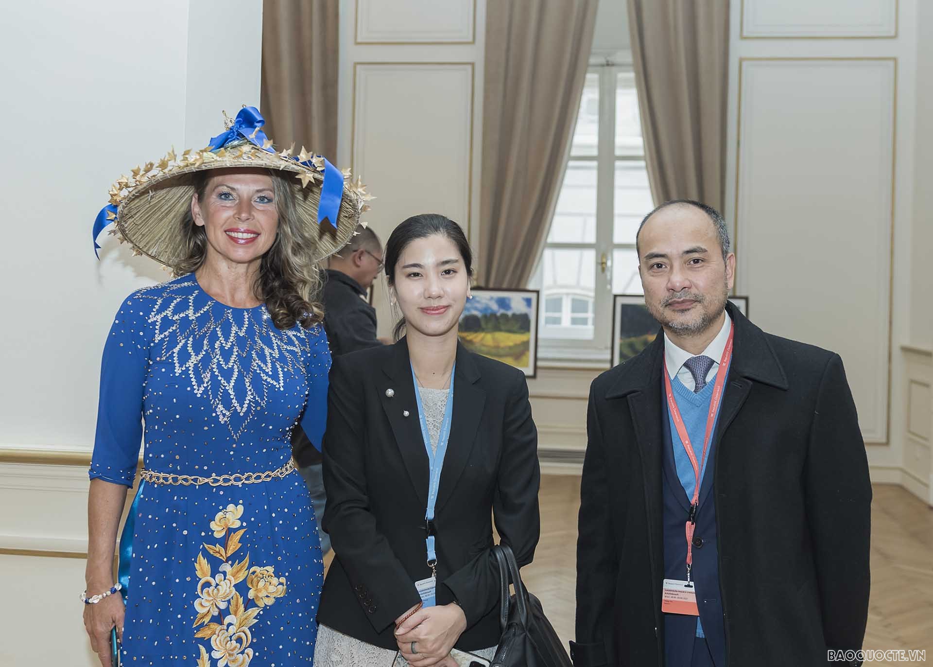 Bộ trưởng Ngoại giao Bùi Thanh Sơn dự khai mạc sự kiện Không gian văn hóa Việt Nam tại Áo Bộ trưởng Ngoại giao Bùi Thanh Sơn dự khai mạc sự kiện Không gian văn hóa Việt Nam tại Áo