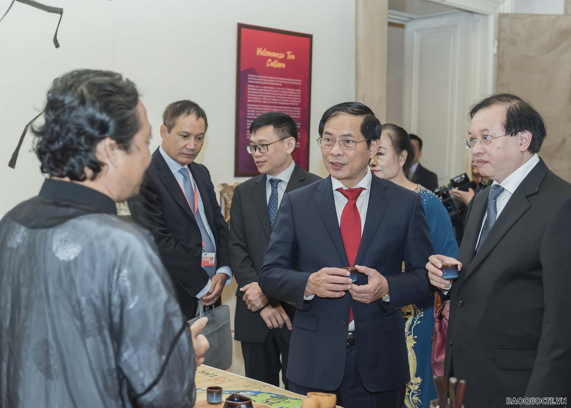 Bộ trưởng Ngoại giao Bùi Thanh Sơn dự khai mạc sự kiện Không gian văn hóa Việt Nam tại Áo Bộ trưởng Ngoại giao Bùi Thanh Sơn dự khai mạc sự kiện Không gian văn hóa Việt Nam tại Áo