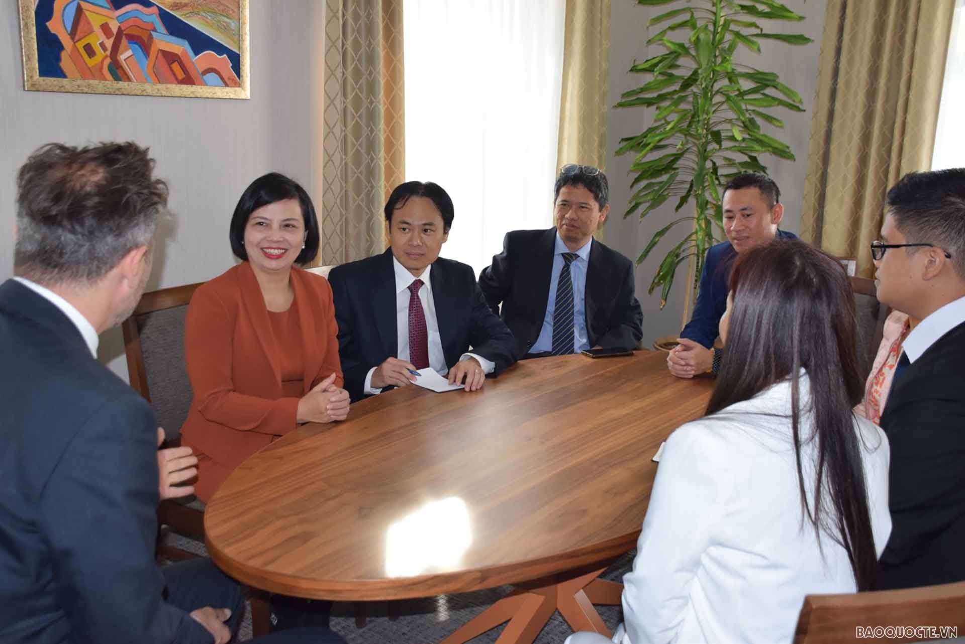 Đại sứ Nguyễn Thị Bích Thảo làm việc với Thị trưởng Zalasentgrót.