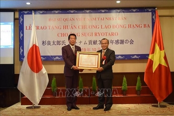 Trao tặng Huân chương Lao động hạng Ba cho nguyên Đại sứ đặc biệt Việt-Nhật Sugi Ryotaro