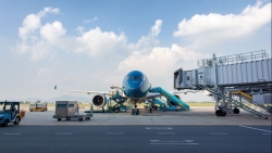 Thống nhất quy trình, quyết tâm mở lại các chuyến bay thương mại quốc tế