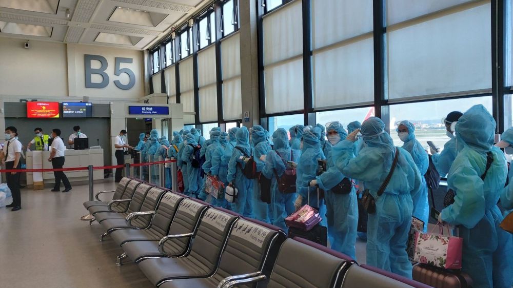 Thêm 2 chuyến bay đưa hơn 340 công dân Việt Nam từ Đài Loan (Trung Quốc) về nước
