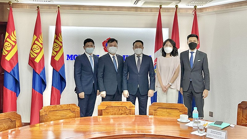 Đại sứ Việt Nam tại Mông Cổ Doãn Khánh Tâm gặp Tổng Thư ký Đảng Nhân dân Mông Cổ D.Amarbaysgalan.