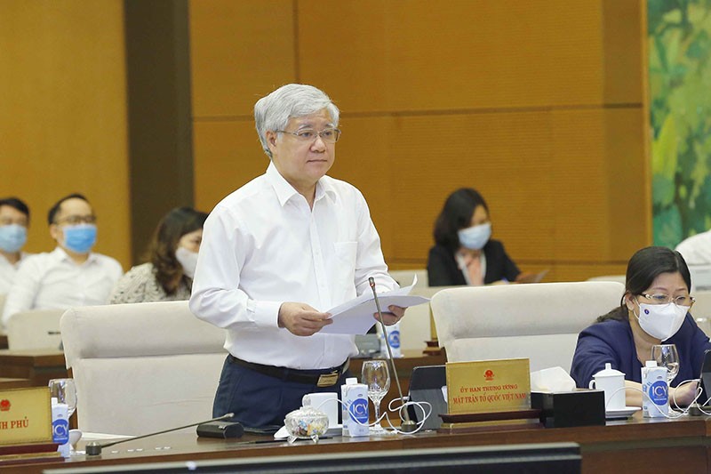 Chủ tịch Ủy ban Trung ương Mặt trận Tổ quốc Việt Nam Đỗ Văn Chiến trình bày báo cáo. (Nguồn: TTXVN)