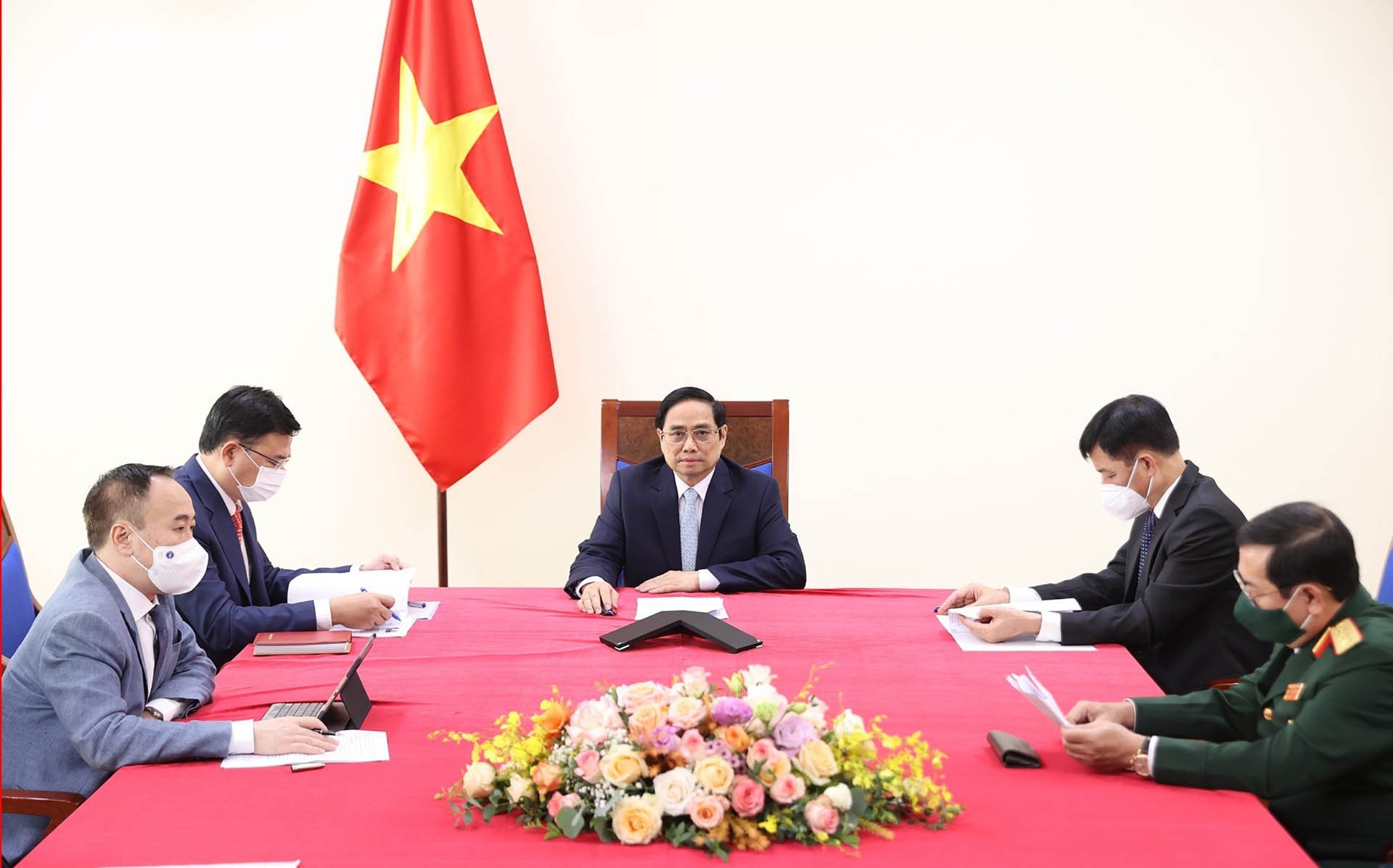 Thủ tướng Phạm Minh Chính điện đàm với Phó Tổng thống Thổ Nhĩ Kỳ Fuat Oktay. (Nguồn: TTXVN)