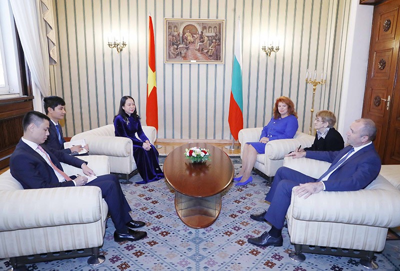 Phó Chủ tịch nước Võ Thị Ánh Xuân hội kiến Tổng thống Bulgaria Rumen Radev.