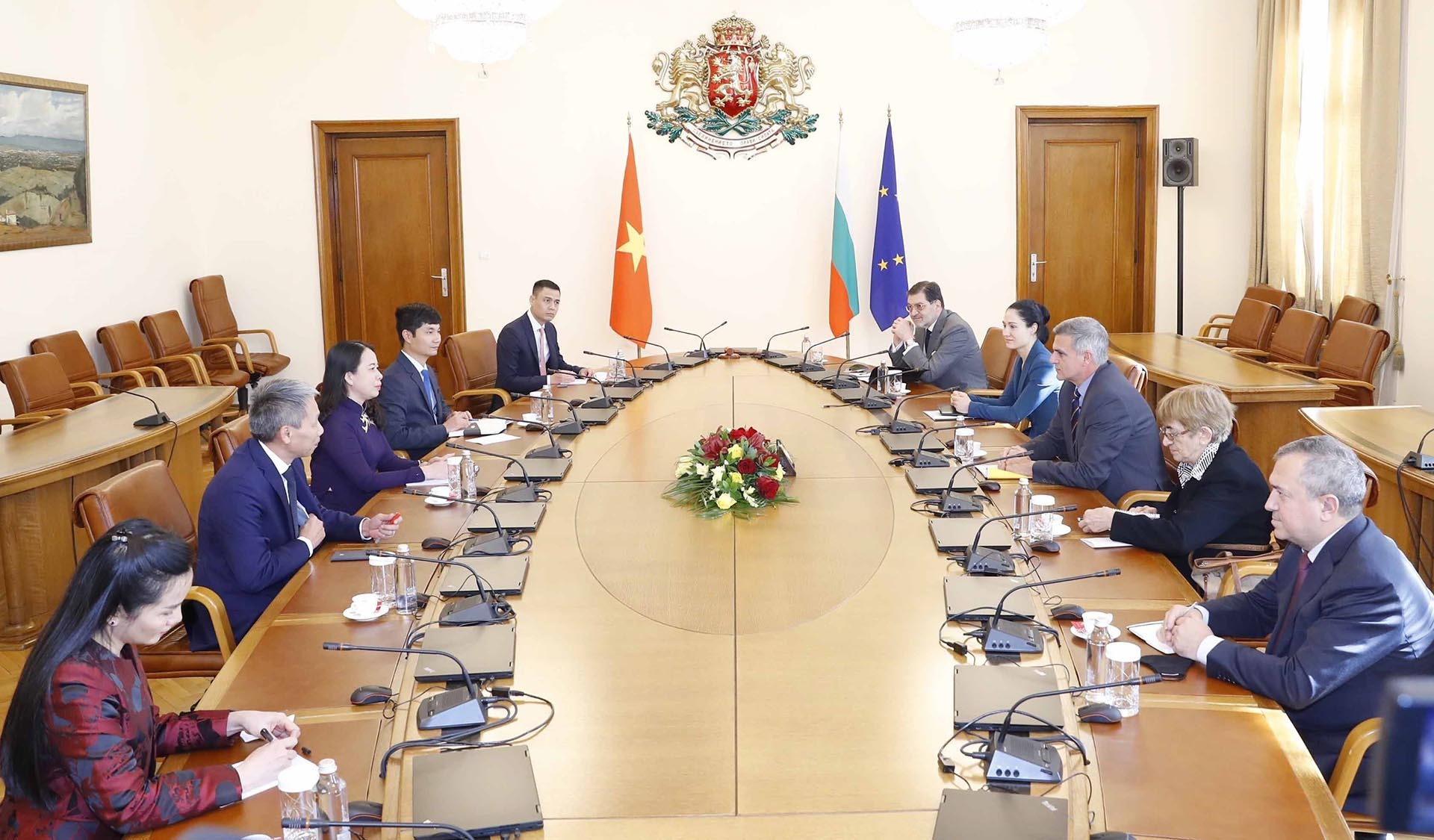 Vice President Vo Thi Anh Xuan meets acting Prime Minister, Foreign Minister of Bulgaria