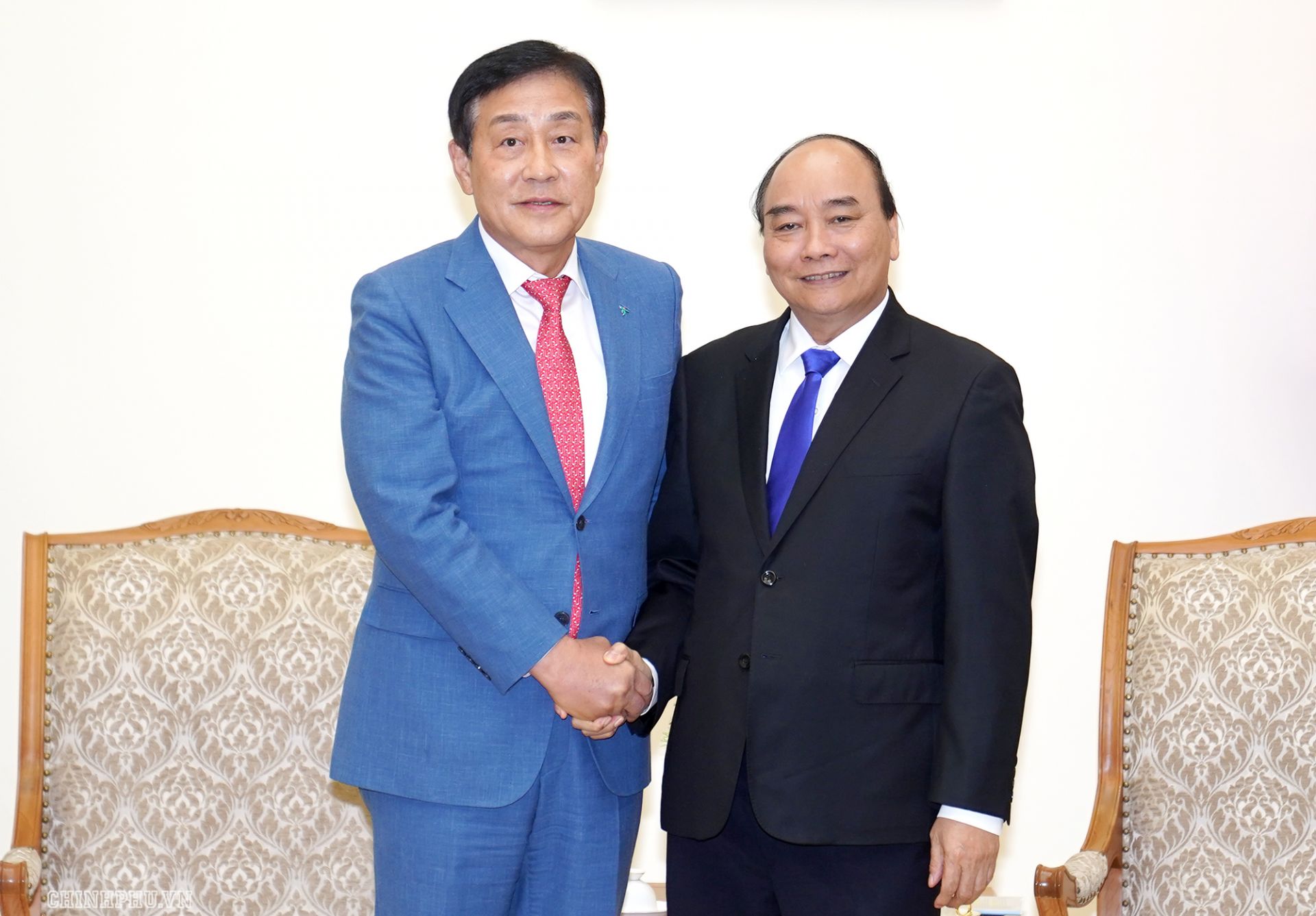 Thủ tướng Nguyễn Xuân Phúc tiếp Chủ tịch Tập đoàn Tài chính Hana