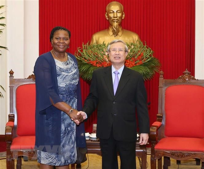 Việt Nam luôn coi trọng phát triển quan hệ với Mozambique