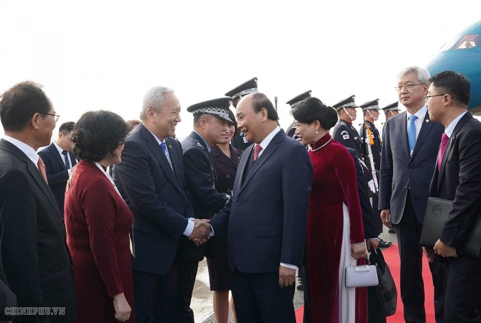 thu tuong den busan bat dau chuong trinh tham du hoi nghi cap cao asean han quoc