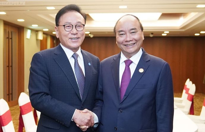 Thủ tướng Nguyễn Xuân Phúc tiếp Tổng Lãnh sự danh dự Việt Nam tại khu vực Busan-Kyeongnam
