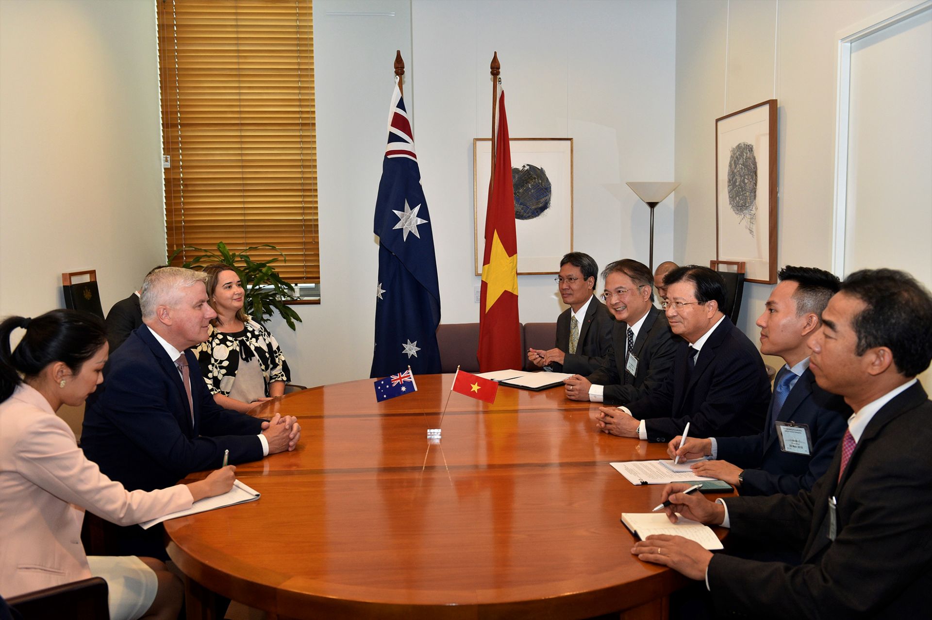 australian pm morrison reaffirms commitments to foster strategic ties with vn