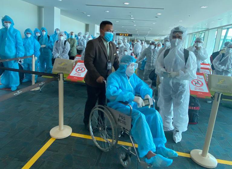 Đưa gần 240 công dân Việt Nam từ Brunei về đến sân bay quốc tế Cam Ranh an toàn