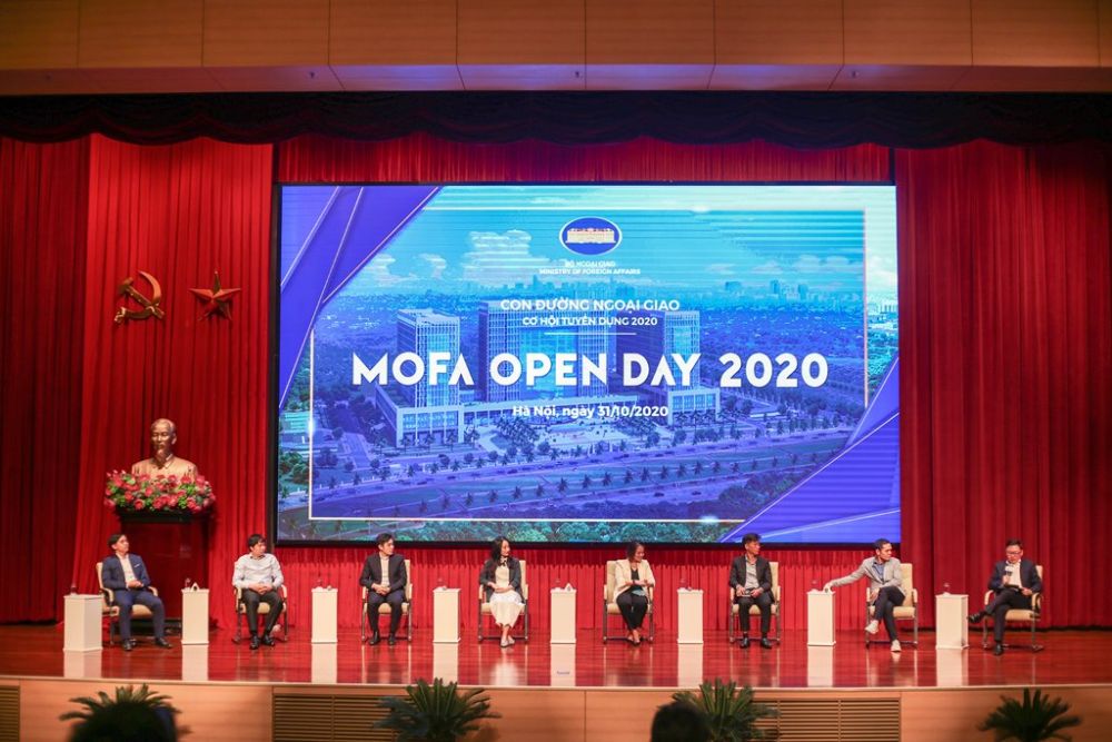 Con đường Ngoại giao-MOFA Open Day 2020: Cán bộ ngoại giao trẻ đã 'dụng võ' như thế nào?