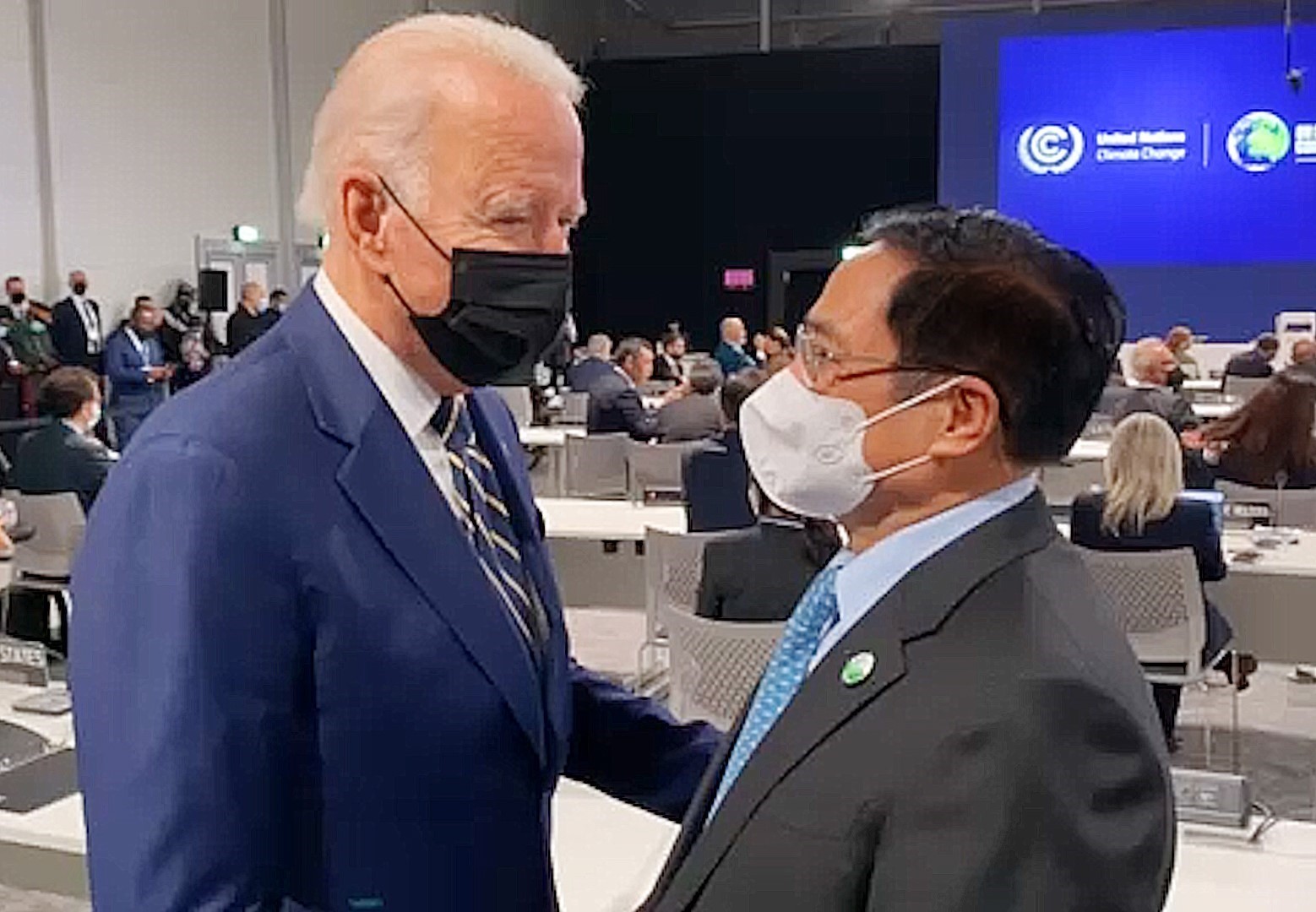 Thủ tướng Phạm Minh Chính gặp Tổng thống Hoa Kỳ Joe Biden tại Hội nghị. (Nguồn: TTXVN)