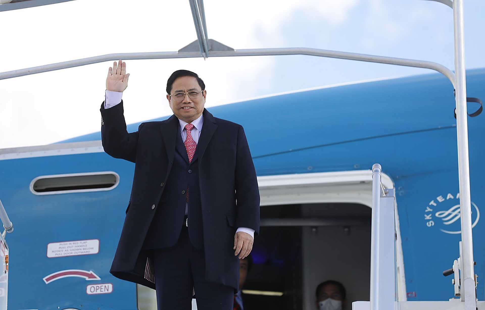 Thủ tướng Phạm Minh Chính đến sân bay Orly ở Thủ đô Paris (Pháp). (Nguồn: TTXVN)