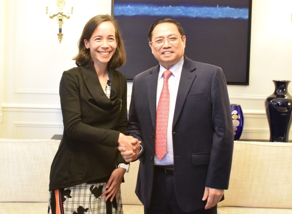 Thủ tướng Phạm Minh Chính tiếp bà Aurélia Nguyen, Giám đốc điều hành Chương trình Tiếp cận vaccine toàn cầu COVAX. ((Nguồn: TTXVN)