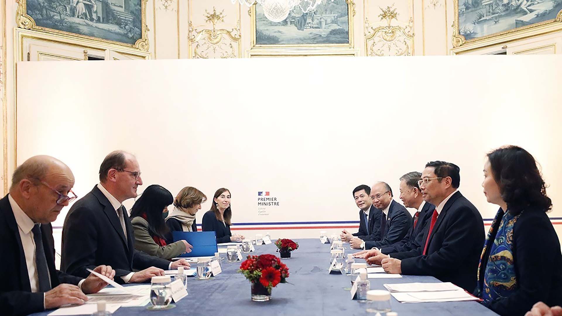 Thủ tướng Phạm Minh Chính hội đàm với Thủ tướng Pháp Jean Castex. (Nguồn: TTXVN)