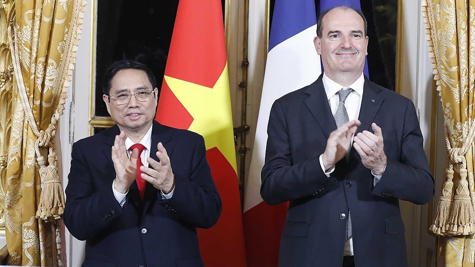 Vietnamese, French Prime Ministers hold talks, discussing measures to boost bilateral ties