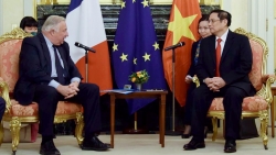 Thủ tướng Phạm Minh Chính hội kiến Chủ tịch Thượng viện Pháp Gerard Larcher