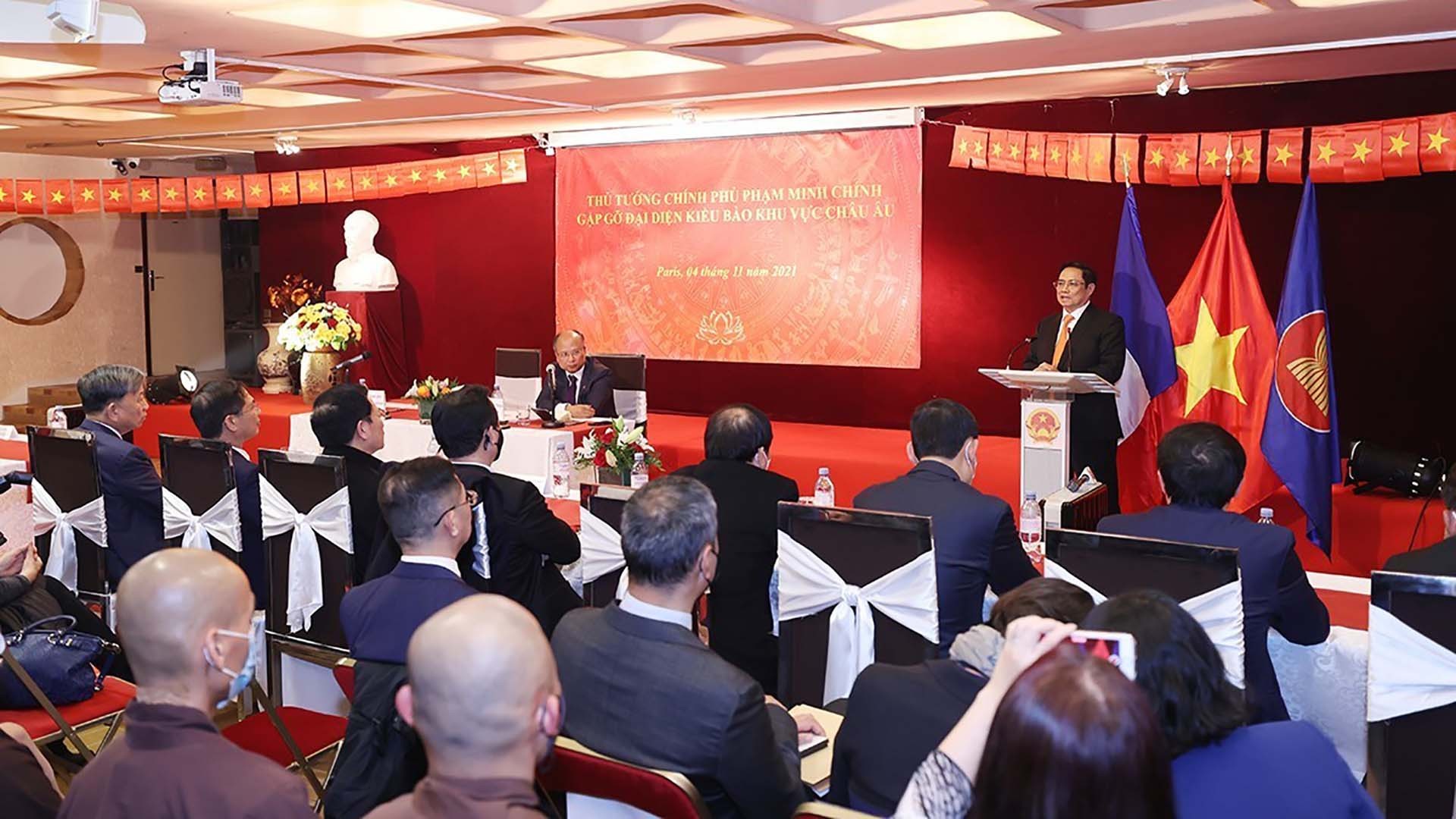 Thủ tướng Phạm Minh Chính phát biểu tại cuộc gặp các kiều bào. (Nguồn: TTXVN)